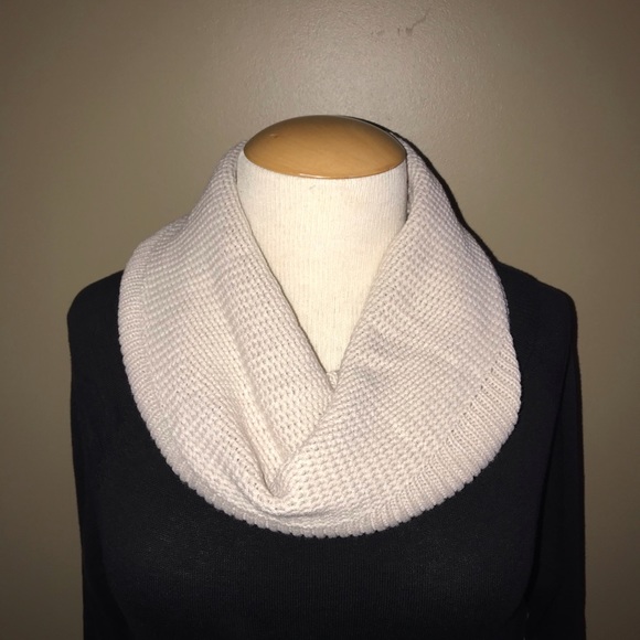 Infinity scarf - Picture 2 of 4